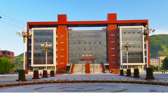河北北方学院坐落在塞外名城张家口市,是河北省西北部具有硕士学位