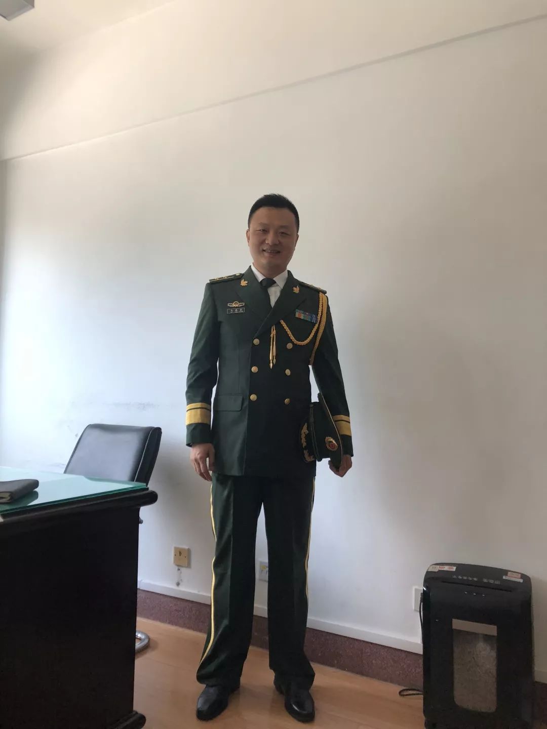 一帮40岁大叔要去参加世界警察运动会