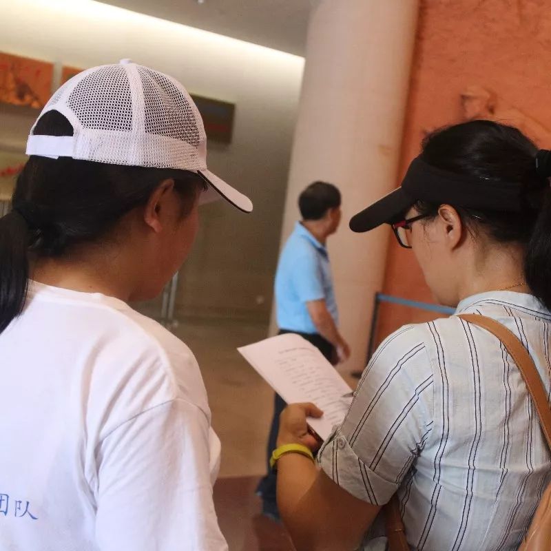 素材依据最后团队的暑期社会实践活动圆满结束啦小莔为你们鼓掌~团队