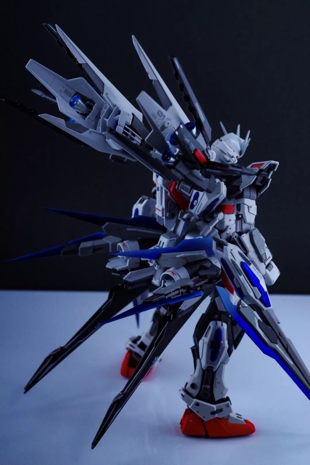 创制强袭高达细化改造作品搭配超强宇宙推进器