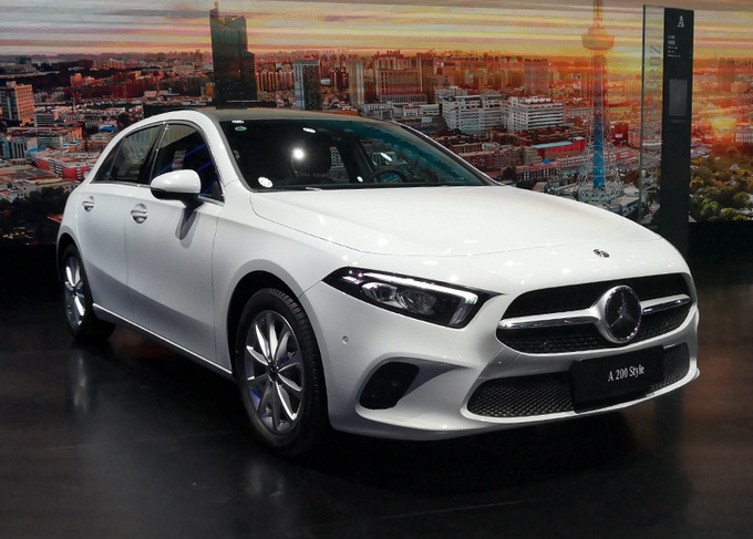奔驰a级两厢上市2578万起售比加长版便宜3千