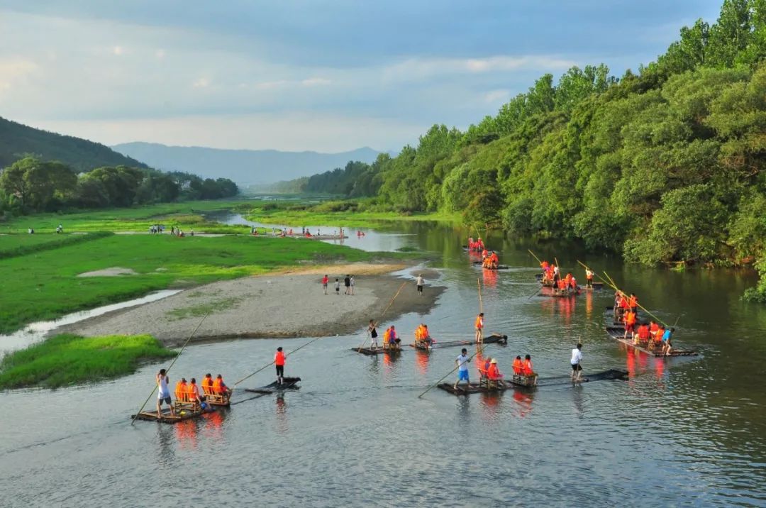 电影西河十八湾在英山首映