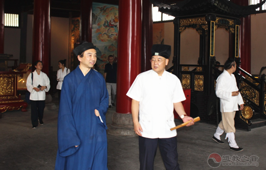 重庆市道协会长邓信德道长一行到苏州玄妙观参访交流