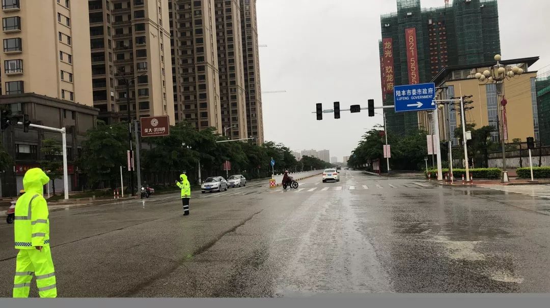 迎难而上|陆丰公安直面交通秩序问题,最严举措整治违法行为_汕尾市