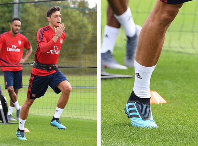 随着签约球员们纷纷上脚,相信阿迪达斯"hard wired"套装将很快与我们