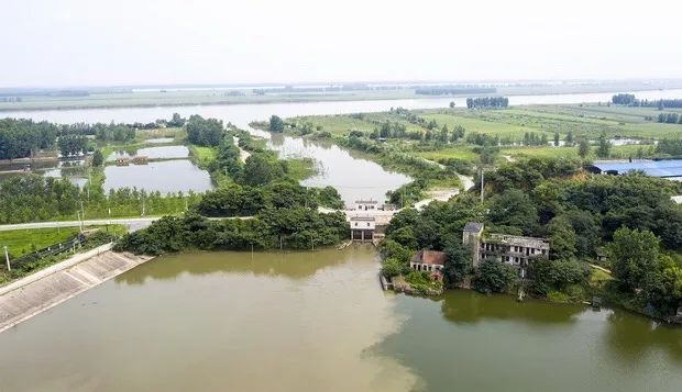为抗旱备足水源三湖连江今早开闸进洪