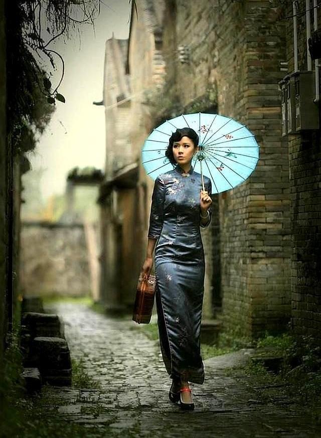 原創一蓑煙雨一青城迎著雨巷美景體味江南古韻