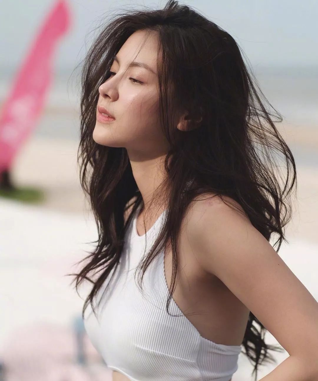 18岁爆红亚洲之后,却消失7年,如今"复仇"回归惊艳四座!_baifern