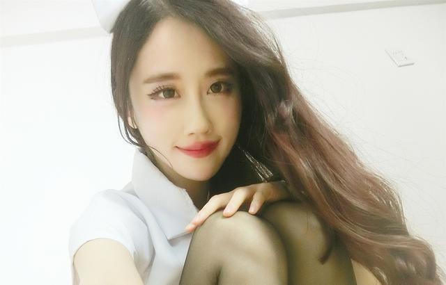 轩子巨2兔cosplay各种角色,高颜值,穿着打扮气质十足!_棕红色