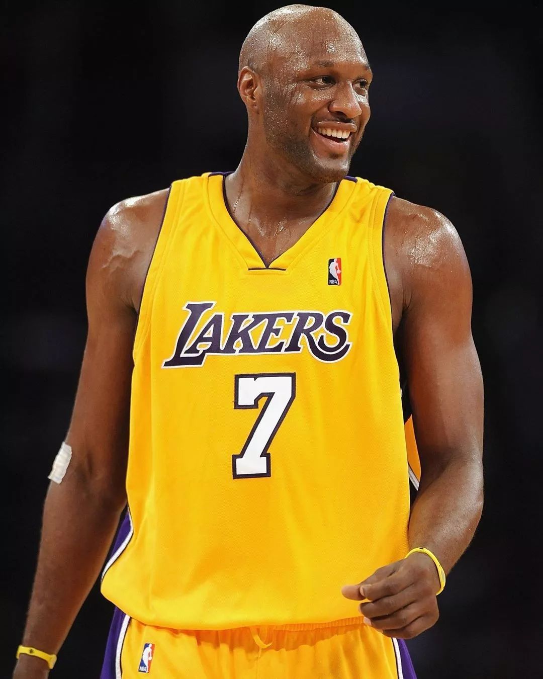 奥多姆在效力洛杉矶湖人队期间帮助球队两夺nba总冠军,并在2010-11