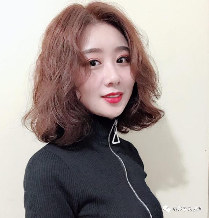 今年流行"全头烫"