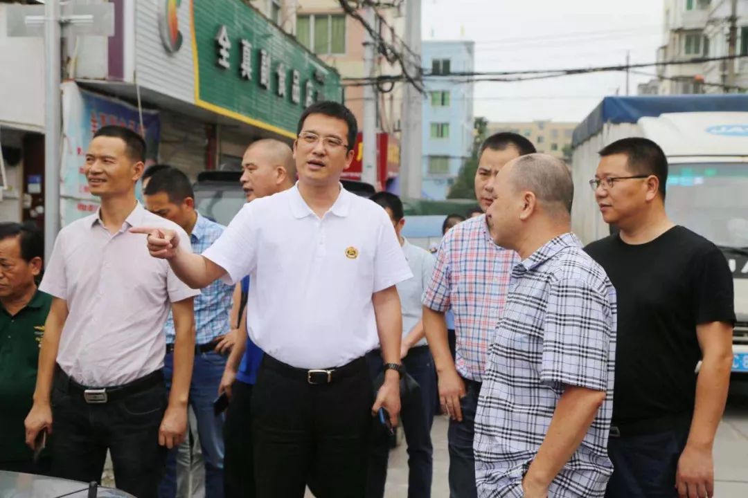 龙港镇镇长陈显宏图片