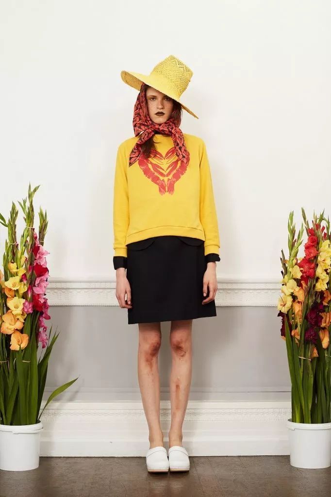 废物再利用不得不提的创始人elsaschiaparelli他不仅仅为三宅一生的