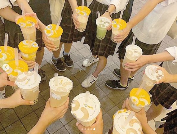 当我们戒奶茶的时候日本人却在为它拼命