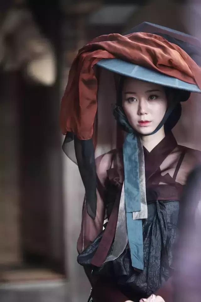 原创两个女人,以及一段爱情,灌溉出的艺术生命