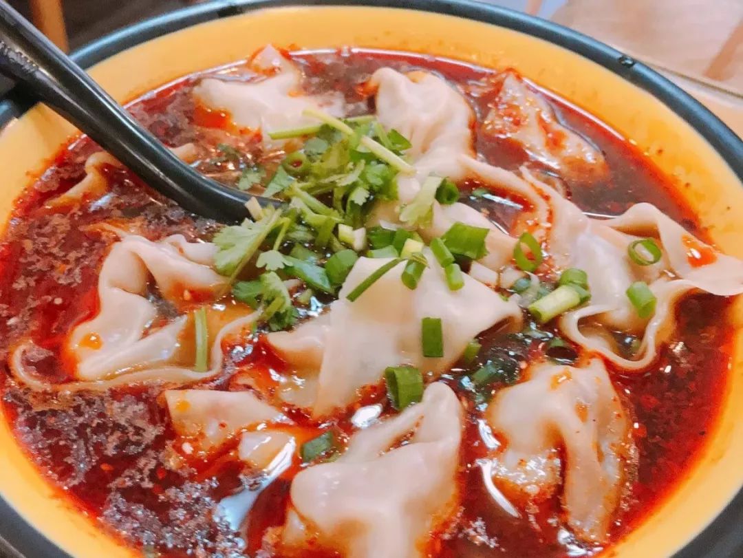 人人必点的红油牛肉抄手:辣,鲜,香,就连四川人都表示味道非常正宗.