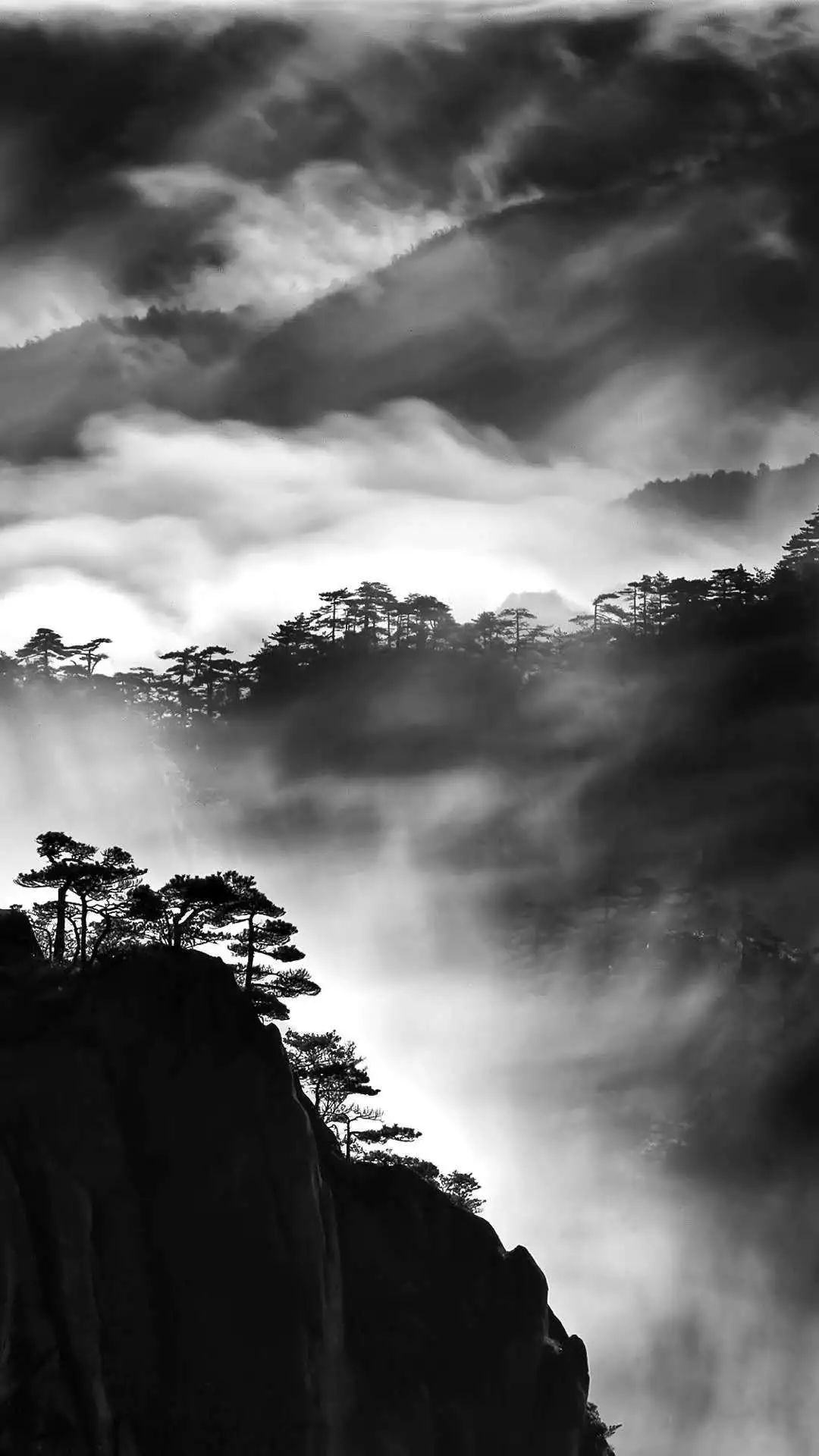 烟雨敛山色 孤云亦从容