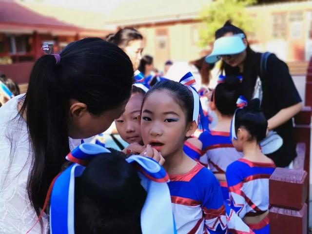 北京市海淀区八里庄小学受邀参加庆祖国70周年文艺展演