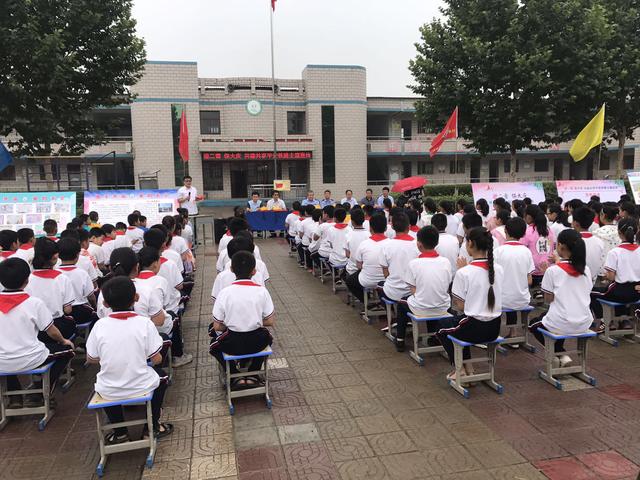 洪洞县护路办开展迎二青保大庆共建共享平安铁路宣传活动