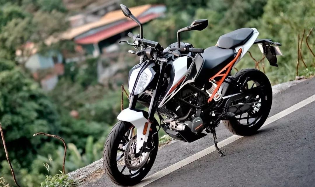 极致轻量灵活ktm125duke