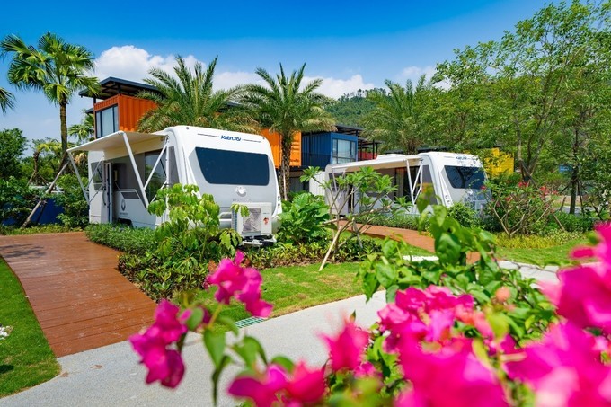 在繁星和蓝天中打开夏日旅游的正确方式,就在横琴星乐度·露营小镇_挑