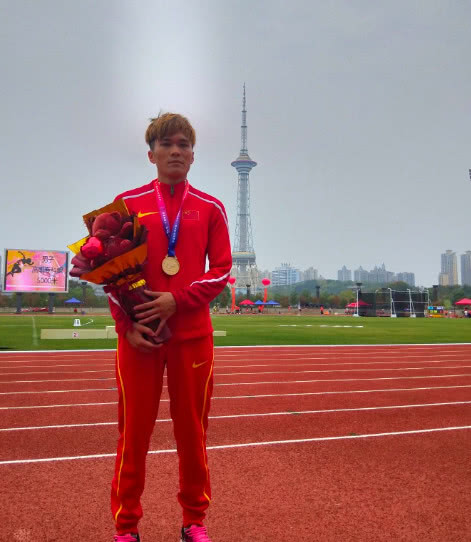 要知道,湖南队女子4×400米阵容中,除了陈杏用之外,童曾欢,廖孟雪