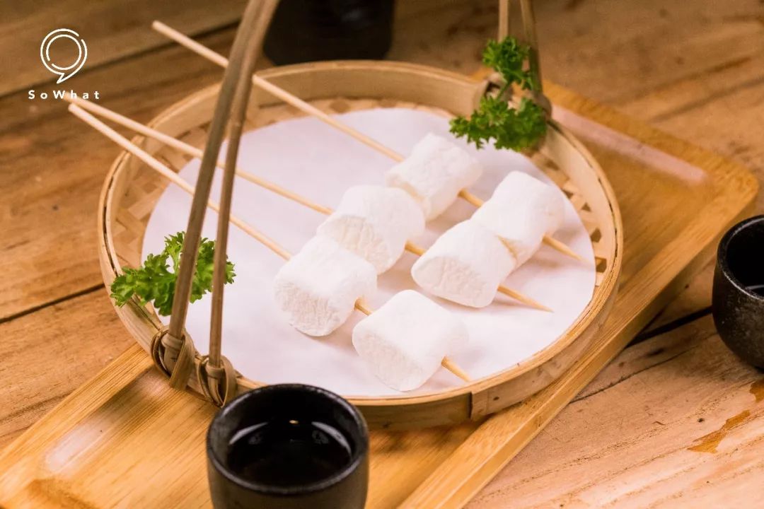 烧烤最不能忘的反倒是这一颗颗白嫩的棉花糖