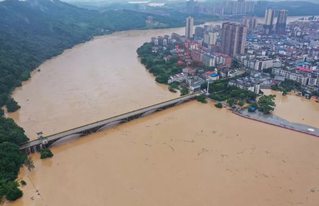 【爱心】洪水肆虐,让我们携手风雨同舟!@衡阳人,这封倡议书请查收!