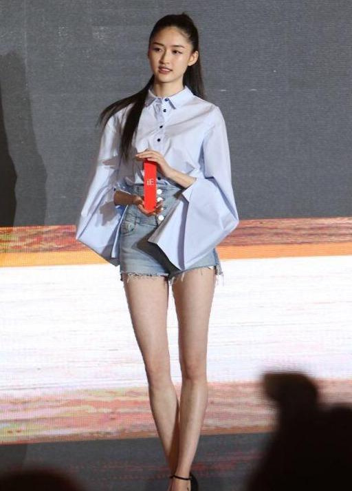 有其母必有其女,宋祖儿和蒋依依这么美,原来母亲基因太强大了