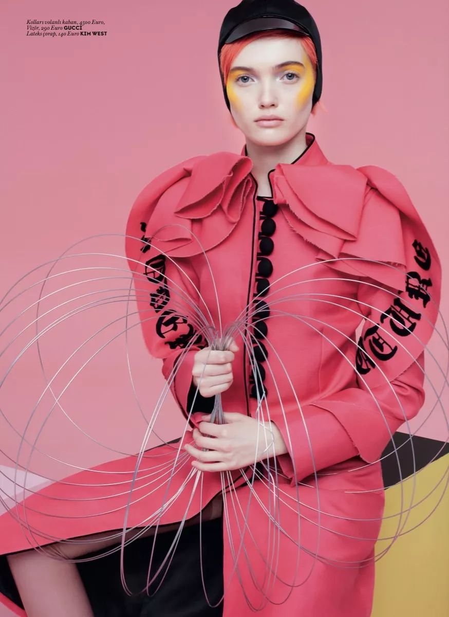 在lisa eldridge的网站中,可以看到各类明星大腕的时尚造型,可以深度