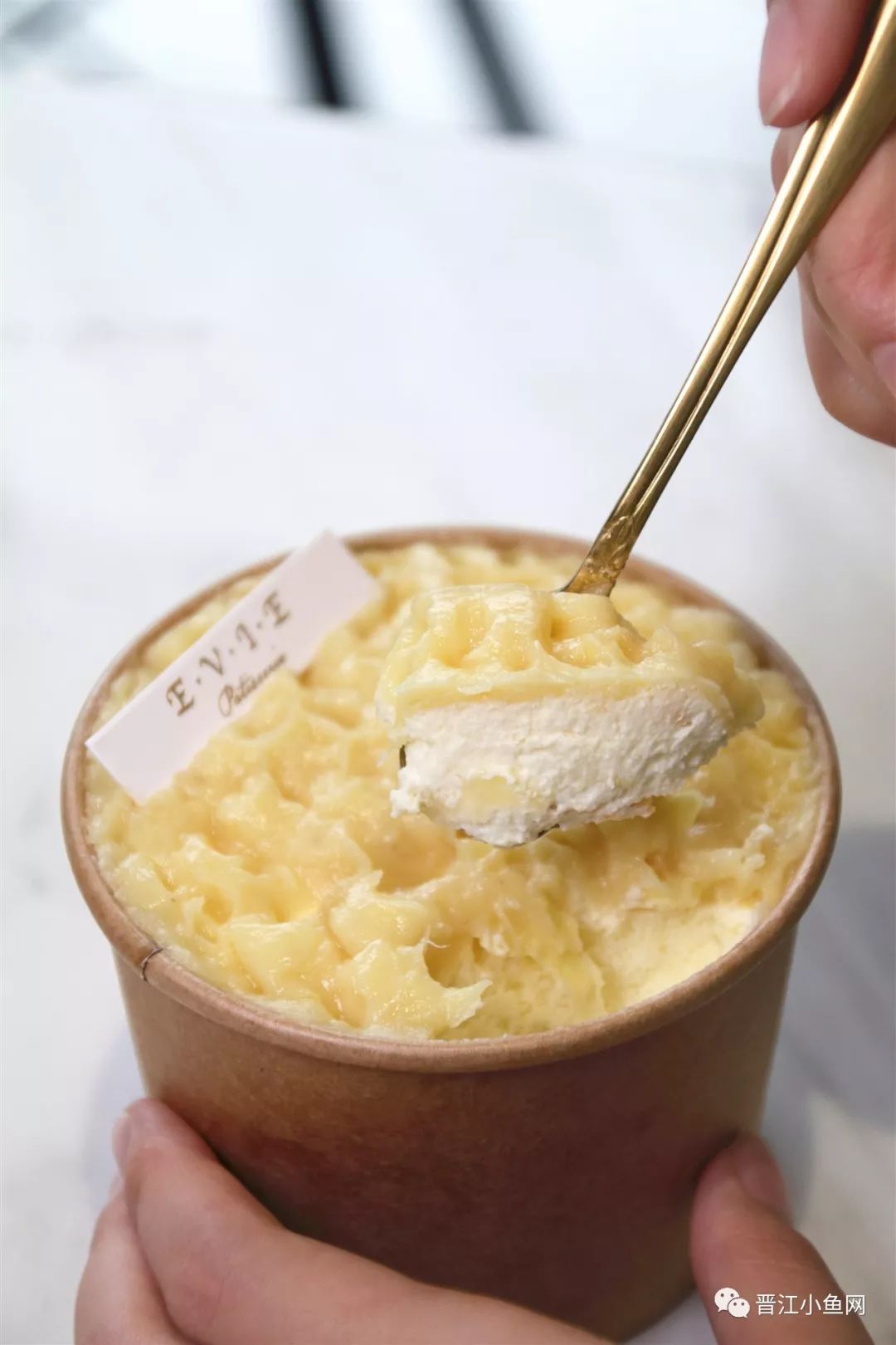 88元网红火山泥石流蛋糕登陆晋江瀑布级爆浆脏了才好吃