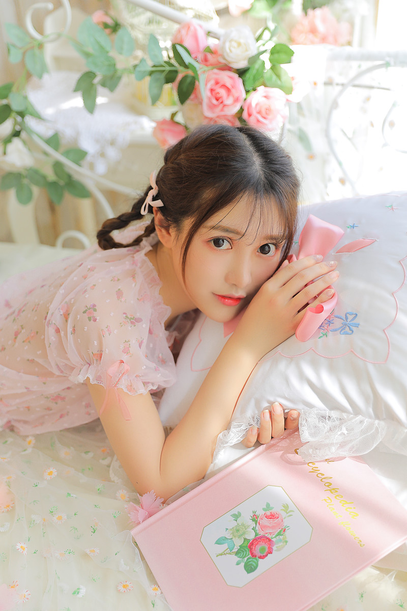 性感美女时尚写真呆萌小萝莉美腿麻花辫清纯可爱非常清新养眼