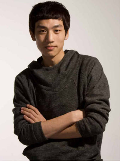 夏佐夏佐是cf生化模式的骨灰级玩家,也是一代人的回忆,小冷依然记得