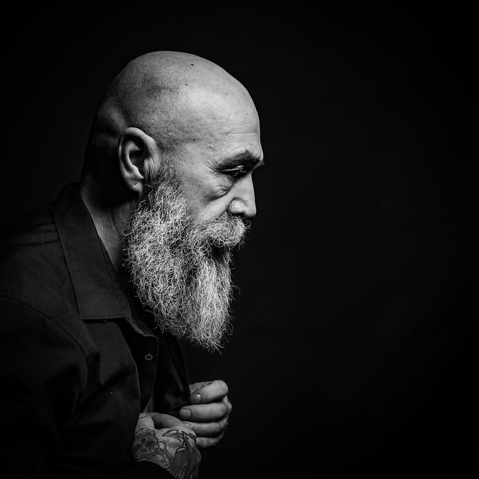 年过50的大爷成为时尚杂志模特,诠释绅士风范