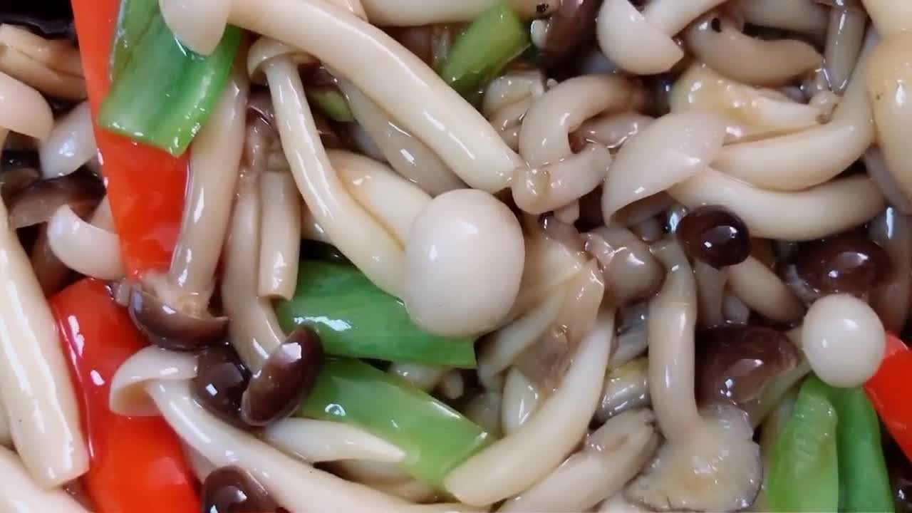 爆炒双菇,口感滑溜鲜美,口味清甜营养丰富,鲜美度不属于海鲜!