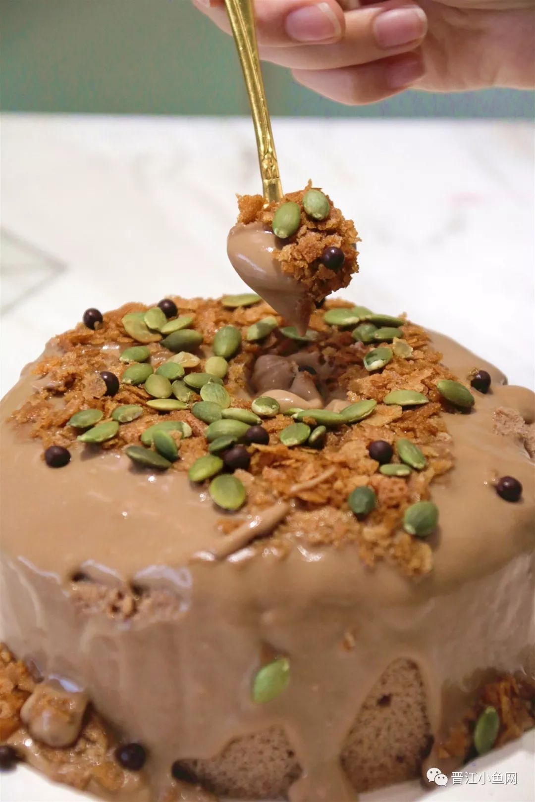 88元网红火山泥石流蛋糕登陆晋江瀑布级爆浆脏了才好吃