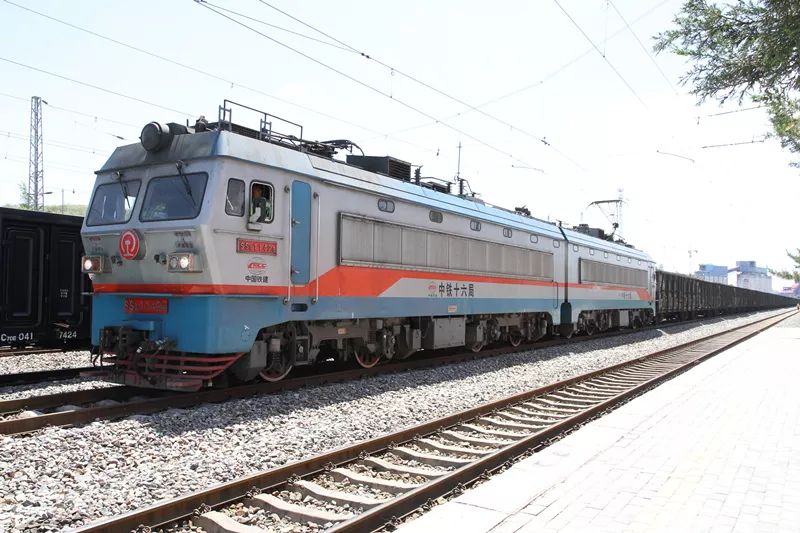 包神铁路运营锡北铁路运营致力于铁路运营装备维修保养,从亚洲最大单