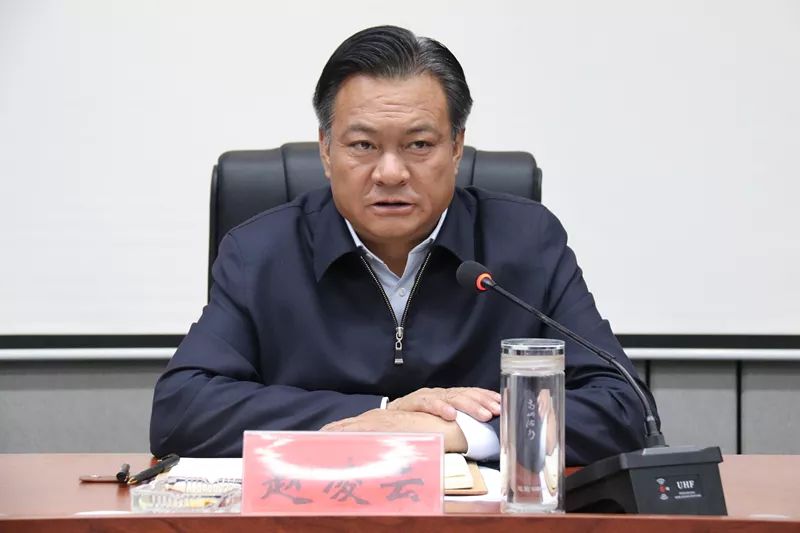 赵凌云滚石上山爬坡过坎攻坚克难加快推进冶力关扶贫车间后续场馆建设
