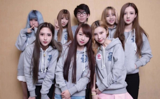 lol:女子战队风头又起,网友喊话:请放过那些无知的姑娘!