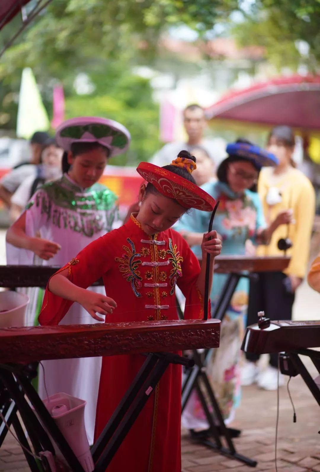 我们的节日仙弦轻舞欢度京族哈节