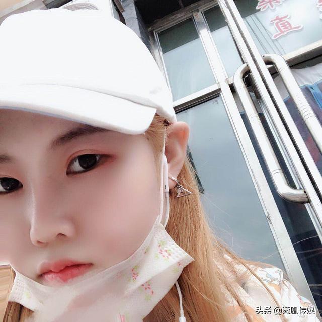 斗鱼主播六六超爱笑生日在即直播间抽现金红包礼送不停