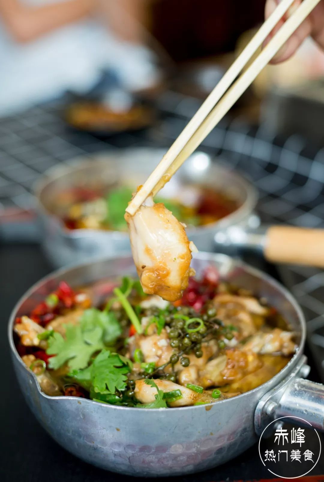 omg88元吃2斤小龙虾网红高压锅生蚝一只不到3块钱赤峰烧烤圈即将失控