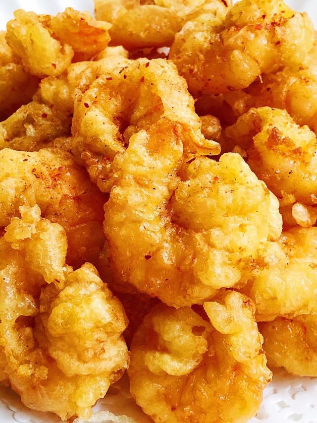 外酥里嫩的香酥椒盐虾仁好吃的停不下来