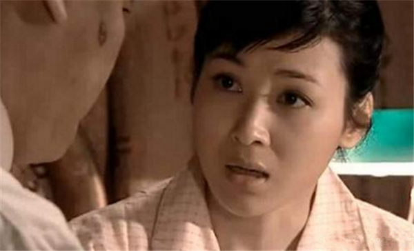 原创亮剑张白鹿为何只对李云龙感兴趣对丁伟和孔捷却无动于衷