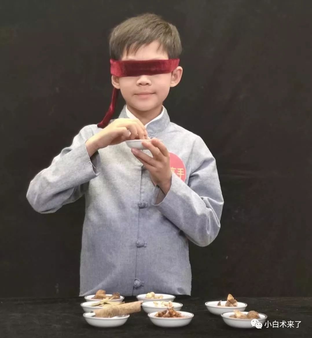 央视2台王小丫喊李牟慕容 五一国际劳动节《回家吃饭》