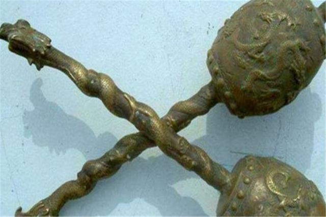 长安十二时辰电视剧里崔器用的双锤是什么样的武器?
