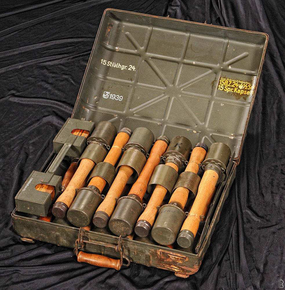 志愿军投弹王手榴弹个个凌空爆炸死400美军立特等功