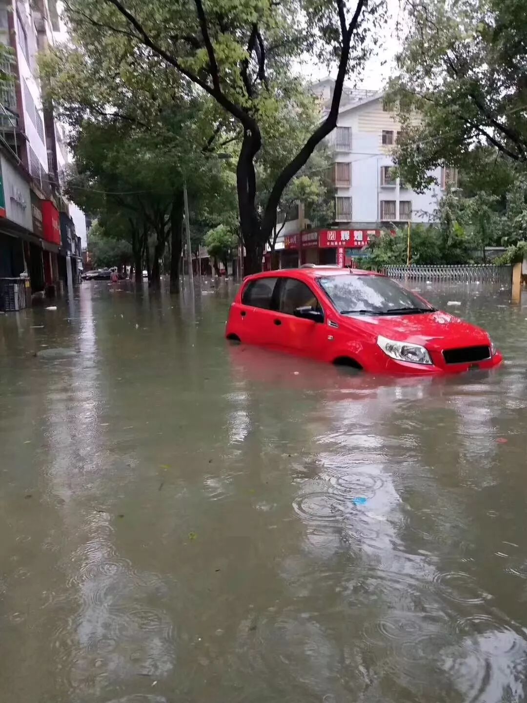 再度加码特大暴雨袭卷桂林多地告急