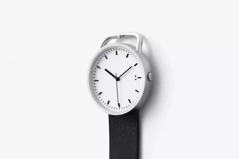 佐藤大设计了块表超简约风格也可以那么带感