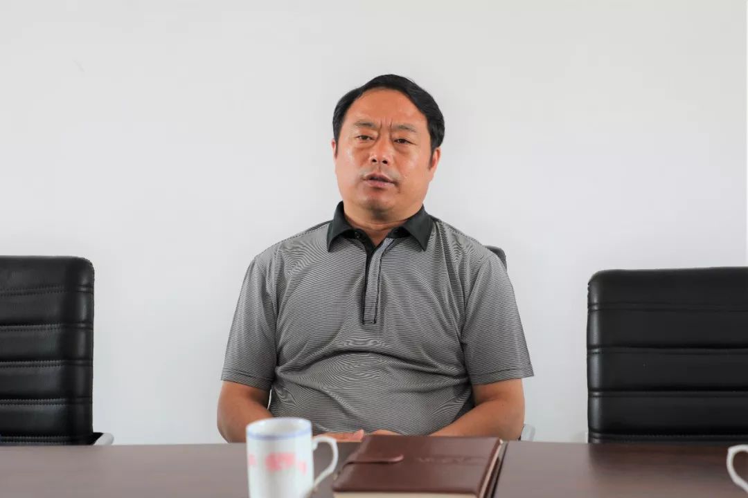 磐石市政府市长于技群遍访贫困村走访贫困户并就巡河等工作进行调研